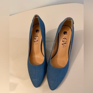 Gloria Vanderbilt Blue Flats